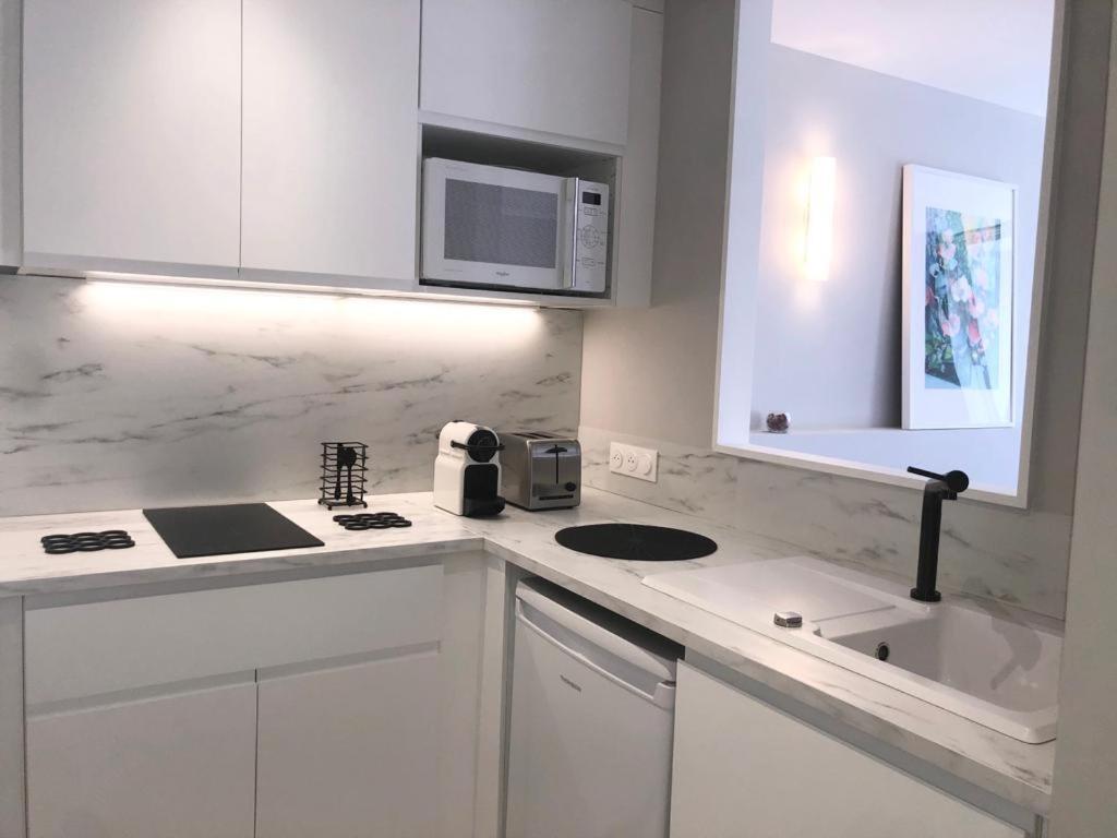 Celect'In Lyon Suites Climatisees Skyview Екстер'єр фото